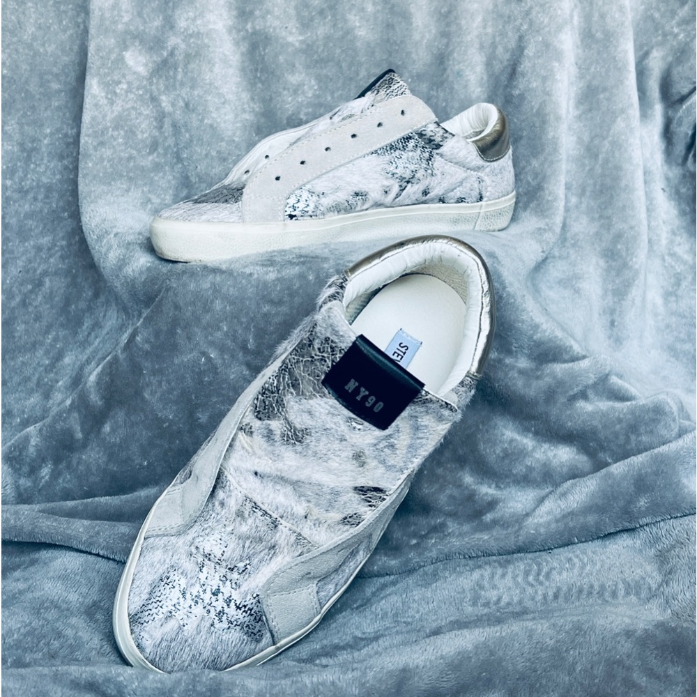 Steve Madden Philosophy Calf Hair, Gold Trimmed Tennis Shoe Women’s size 10M
